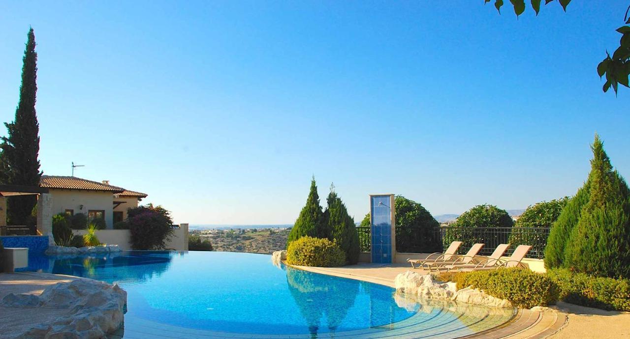 Modern Apartment Nz11 Large Balconies With Sea And Mountain Views Kouklia Buitenkant foto