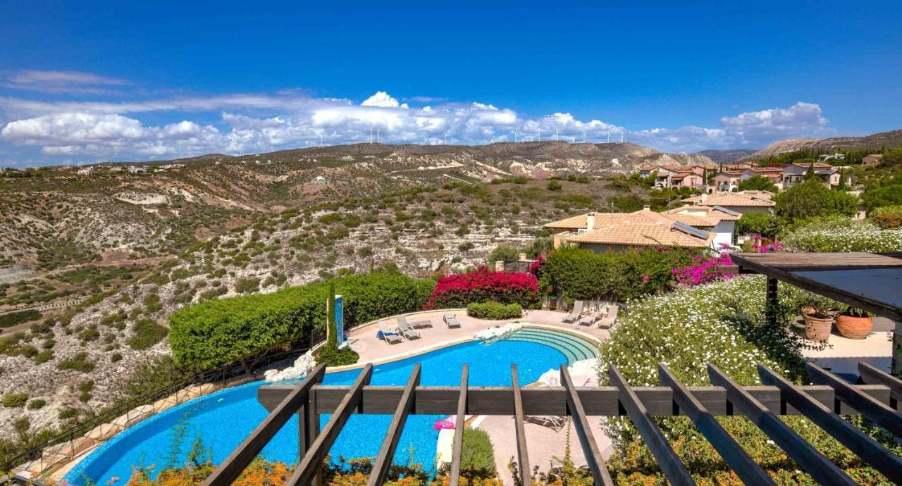 Modern Apartment Nz11 Large Balconies With Sea And Mountain Views Kouklia Buitenkant foto