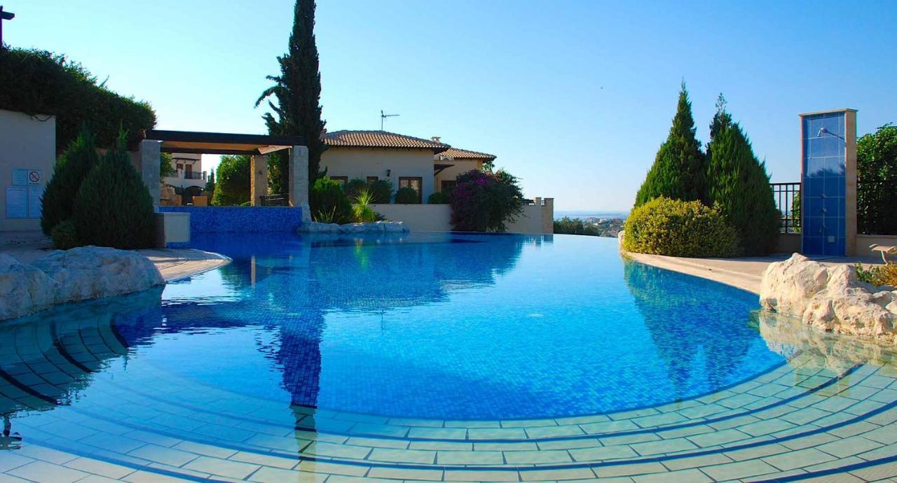 Modern Apartment Nz11 Large Balconies With Sea And Mountain Views Kouklia Buitenkant foto