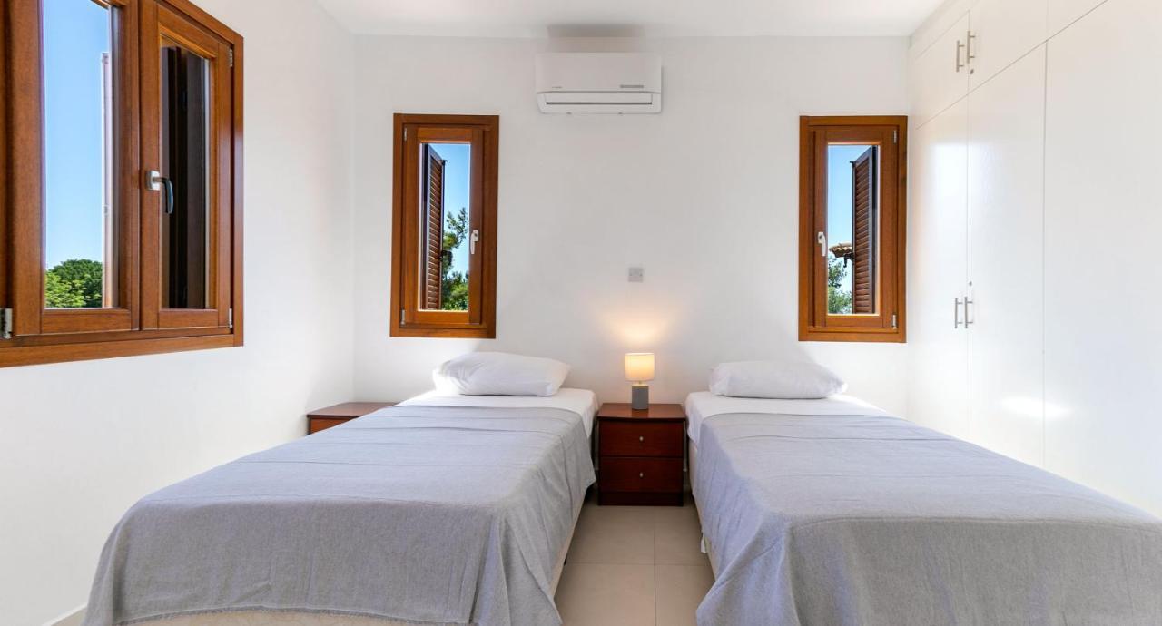 Modern Apartment Nz11 Large Balconies With Sea And Mountain Views Kouklia Buitenkant foto