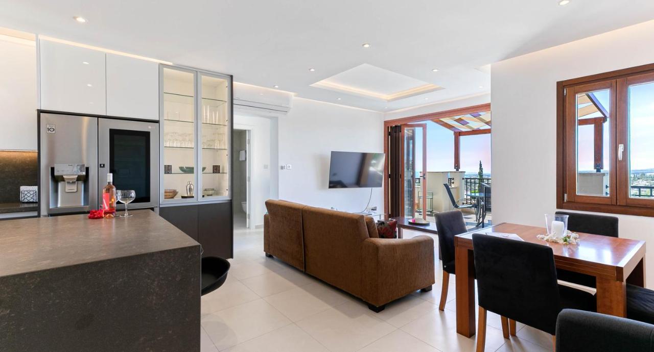 Modern Apartment Nz11 Large Balconies With Sea And Mountain Views Kouklia Buitenkant foto