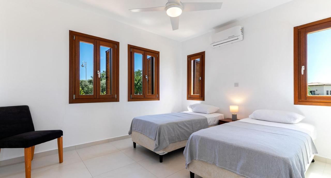 Modern Apartment Nz11 Large Balconies With Sea And Mountain Views Kouklia Buitenkant foto